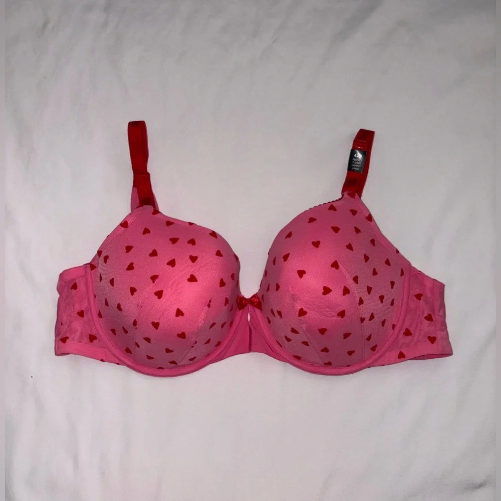 Torrid NWT Size 42D Pink & Red Heart Perfect T Shirt Lightly Lined Bra - Picture 2 of 6